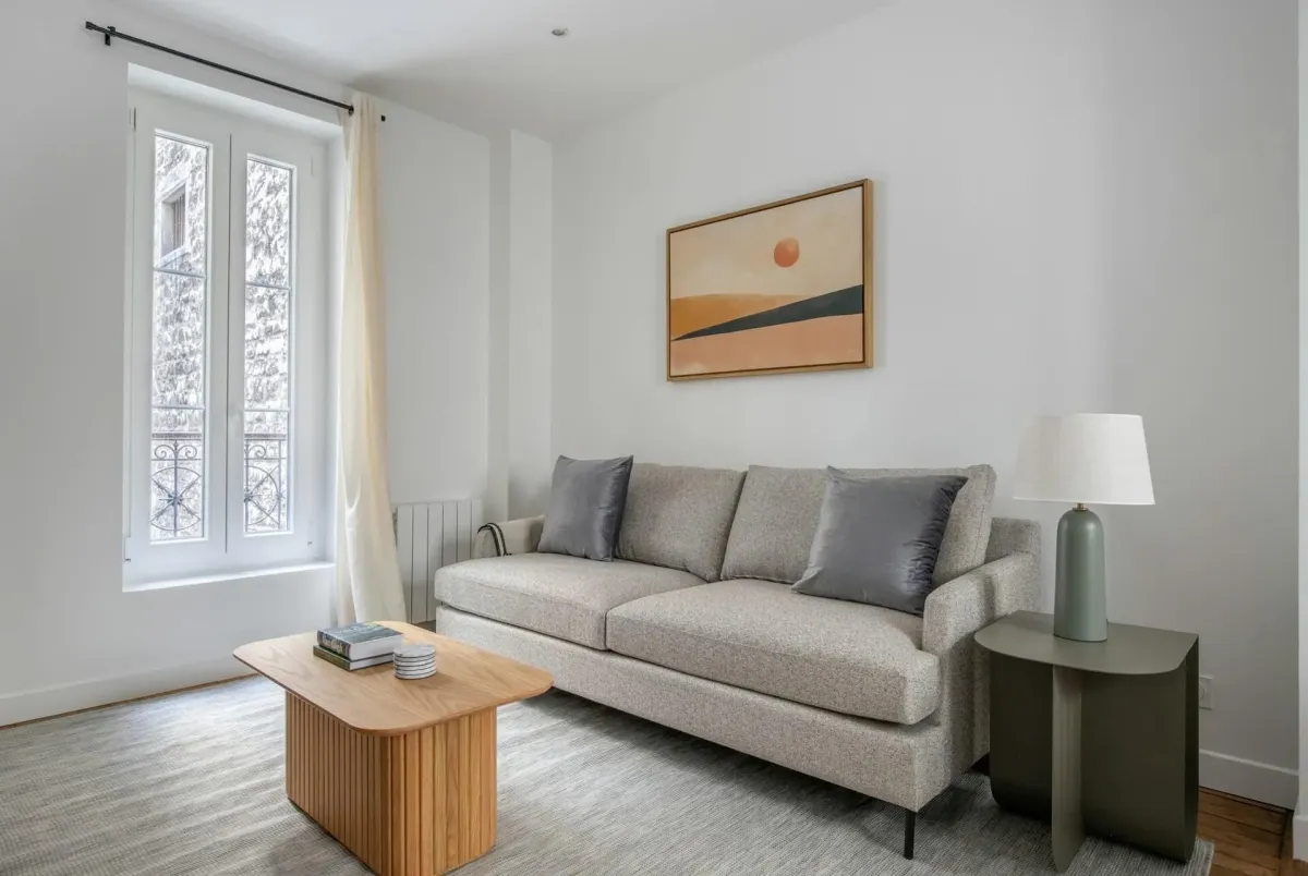 Upholstery cleaning for allergies: a family guide